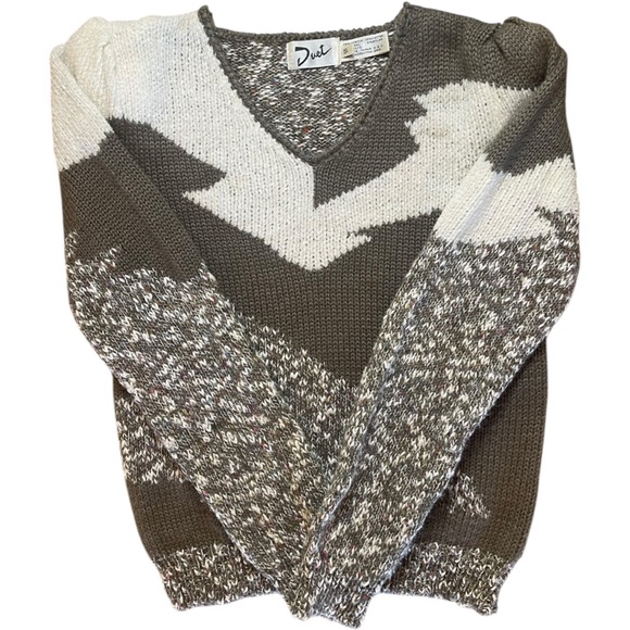 Gray and White V-Neck Sweater - Picture 11 of 11